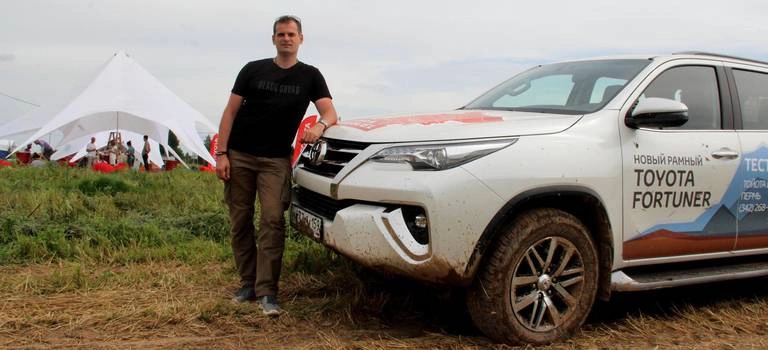 Атмосфера гонки «Шелковый путь» в TOYOTA DESERT CAMP