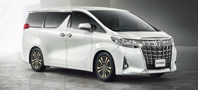 Toyota&nbsp;Alphard: комфорт пассажиров превыше всего.