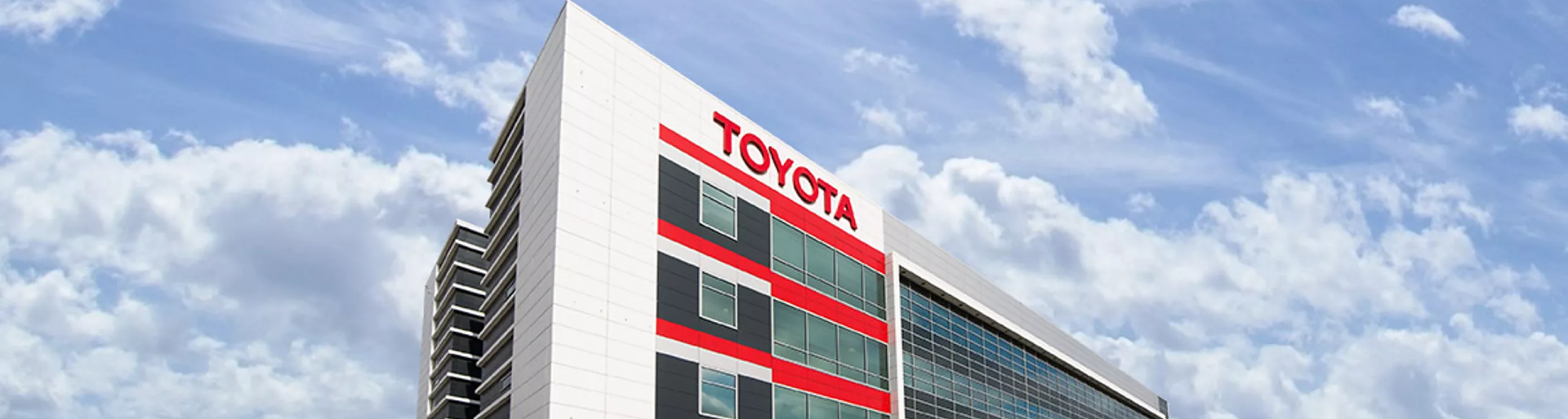 Изображение на странице TOYOTA ПОДВЕЛА ИТОГИ ПРОДАЖ В РОССИИ ЗА 2021 ГОД Тойота Центр Пермь